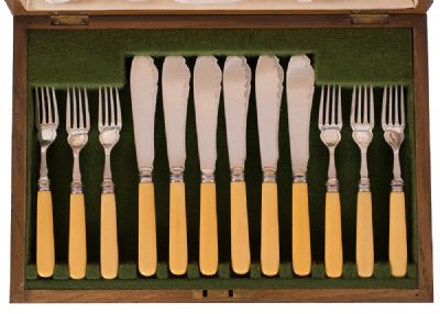 Oak Cased Canteen of Fish Knives & Forks at Dolan's Art Auction House