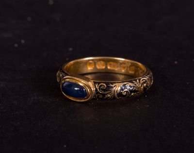 18 ct Gold Ring, with Lapis Lazuli Oval Stone at Dolan's Art Auction House