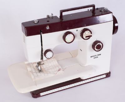 RICCAR 8600 Sewing Machine at Dolan's Art Auction House