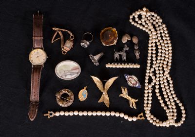 Assorted Watches, Brooches and other Jewellery at Dolan's Art Auction House