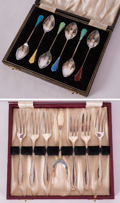 2 Cased Sets of Vintage Cutlery at Dolan's Art Auction House
