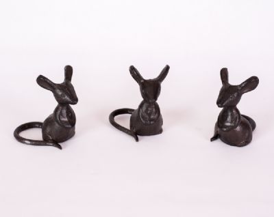 Three 'Blind Mice', Cast Iron Doorstops at Dolan's Art Auction House